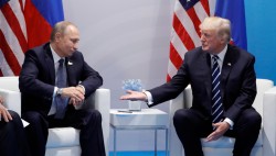 Трамп: «Я был очень жёстким в общении с Путиным» Трамп: «Я был очень жёстким в общении с Путиным»