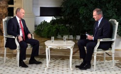 Путин: «У нас нет никаких целей что-либо и кого-либо разделять в Евросоюзе» Путин: «У нас нет никаких целей что-либо и кого-либо разделять в Евросоюзе»