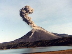 Вулкан не пускает россиян домой Вулкан не пускает россиян домой