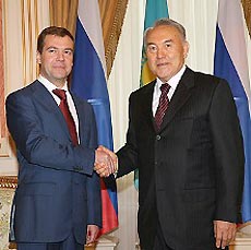 Медведев прибыл в Казахстан Медведев прибыл в Казахстан