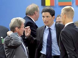НАТО готов «приводить Россию в соответствие» НАТО готов «приводить Россию в соответствие»