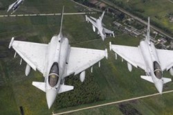 Британские истребители «отгоняют» российские самолеты от Прибалтики