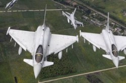 Британские истребители «отгоняют» российские самолеты от Прибалтики Британские истребители «отгоняют» российские самолеты от Прибалтики