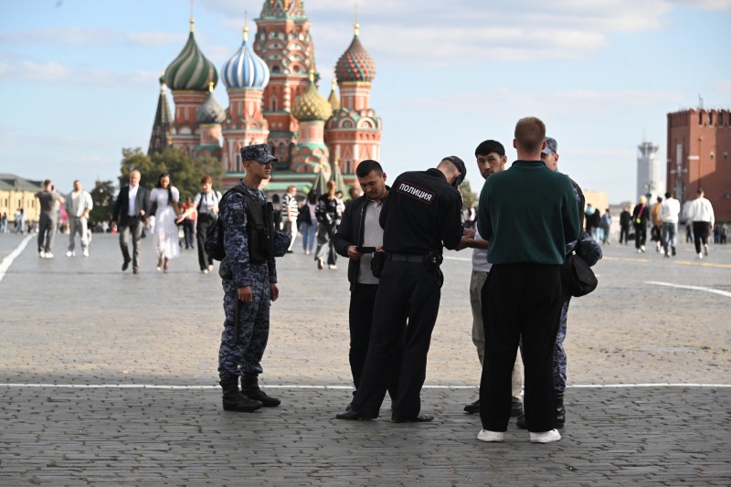 Миграция: закон и порядок
