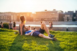 Большинство россиян не ощутили влияние санкций Запада на себе Большинство россиян не ощутили влияние санкций Запада на себе
