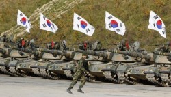 СМИ: Южная Корея отменила военные учения ради переговоров с КНДР СМИ: Южная Корея отменила военные учения ради переговоров с КНДР