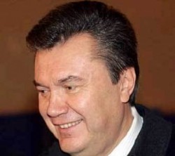 Янукович подписал закон о Черноморском флоте Янукович подписал закон о Черноморском флоте