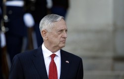 Мэттис заявил о продолжении диалога НАТО и России