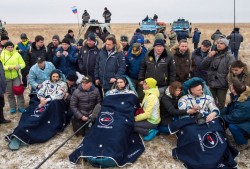 Экипаж МКС успешно вернулся на Землю Экипаж МКС успешно вернулся на Землю