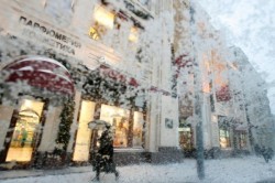 Москву засыплет снегом Москву засыплет снегом