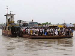 В Бангладеш затонул паром 