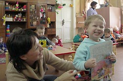 В России начнут усыновлять за деньги В России начнут усыновлять за деньги