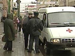Бомба разнесла автобусную остановку Бомба разнесла автобусную остановку
