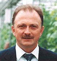 Виктор Семенов: «Одной рукой деньги сельскому хозяйству дают, другой отнимают» Виктор Семенов: «Одной рукой деньги сельскому хозяйству дают, другой отнимают»