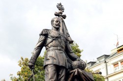Поставим памятник императору! Поставим памятник императору!