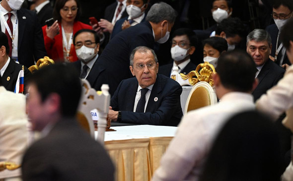 Лавров прибыл на саммит G20 в Индонезии