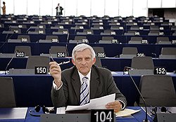 Европарламент: старый курс пана Бузека Европарламент: старый курс пана Бузека
