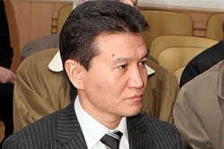 Илюмжинов уходит с поста главы Калмыкии Илюмжинов уходит с поста главы Калмыкии