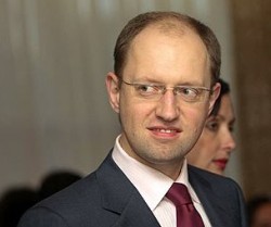 Яценюк раскритиковал мирный план Путина Яценюк раскритиковал мирный план Путина