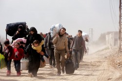 Восточную Гуту покинули уже 77 тысяч мирных жителей Восточную Гуту покинули уже 77 тысяч мирных жителей