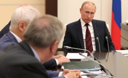 Путин призвал вывести космическую промышленность на новый уровень Путин призвал вывести космическую промышленность на новый уровень