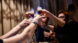 Потребление алкоголя в России снизилось почти вдвое Потребление алкоголя в России снизилось почти вдвое