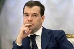 Медведев предсказал россиянам «непростой год» Медведев предсказал россиянам «непростой год»