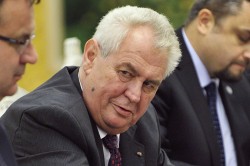 Президент Чехии назвал помощь Киеву бессмысленной Президент Чехии назвал помощь Киеву бессмысленной