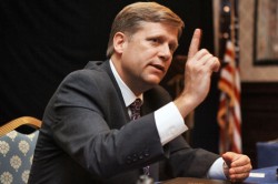 Макфол открестился от роли революционера Макфол открестился от роли революционера