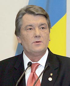 Ющенко потребовал закрыть взорвавшуюся шахту