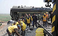 В Китае столкнулись пассажирские поезда В Китае столкнулись пассажирские поезда