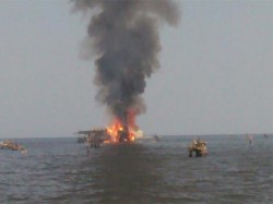 В Венесуэле произошёл взрыв на нефтяной платформе В Венесуэле произошёл взрыв на нефтяной платформе