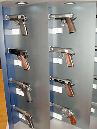 Американцы хотят вооружить студентов Американцы хотят вооружить студентов