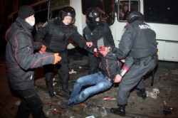 Митинг в Донецке перерос в столкновение Митинг в Донецке перерос в столкновение