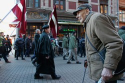 Латвия уравняла советских ветеранов и нацистов 