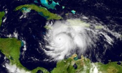 Ураган «Мэттью» бушует над Карибским бассейном