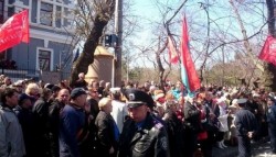 Одесса встретила Порошенко криками «Убийца!» Одесса встретила Порошенко криками «Убийца!»
