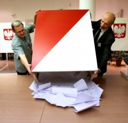 Коморовский проиграл первый тур президентских выборов 