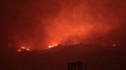 В Подмосковье горит свалка В Подмосковье горит свалка