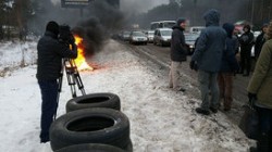Украинские водители частично блокировали въезд в Киев