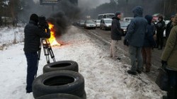Украинские водители частично блокировали въезд в Киев Украинские водители частично блокировали въезд в Киев