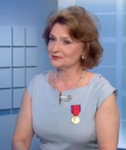 Наталия Нарочницкая награждена золотой медалью «Ренессанс Франсез»