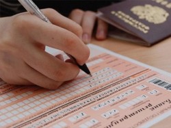 Школьники сдают последние экзамены Школьники сдают последние экзамены