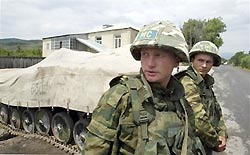 Россияне продолжают покидать грузино-осетинскую границу Россияне продолжают покидать грузино-осетинскую границу