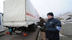 В Донбассе разгружают гумконвой из России