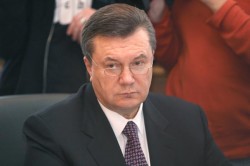 Янукович предложил России мирные переговоры Янукович предложил России мирные переговоры