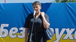 Савченко вывела украинцев на митинг в центре Киева Савченко вывела украинцев на митинг в центре Киева