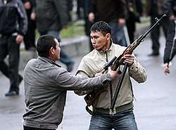 Молодежь Киргизии готовит новую революцию Молодежь Киргизии готовит новую революцию