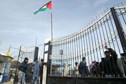 Египет открыл границу с сектором Газа