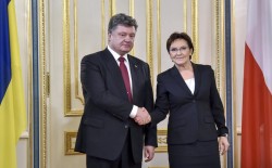 Порошенко поедет в Освенцим Порошенко поедет в Освенцим